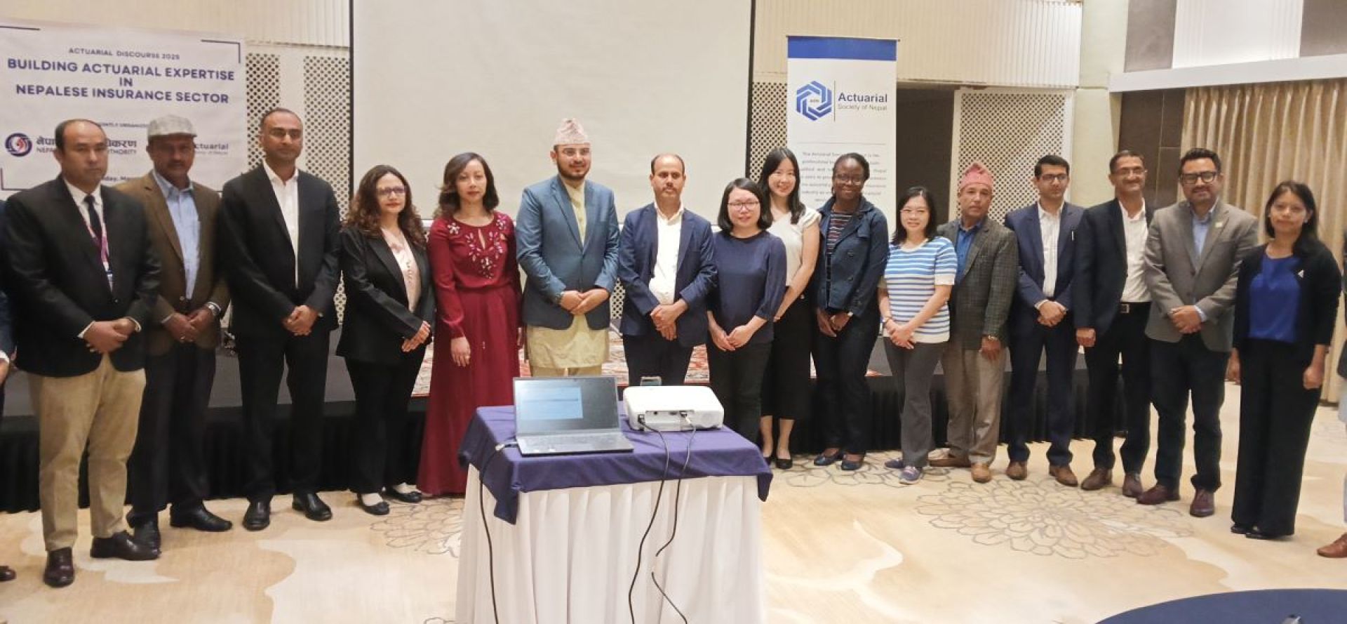 बीमितहरू ढुक्क हुने वातावरण निर्माण गर्न सामूहिक प्रयास आवश्यक: अध्यक्ष ओझा